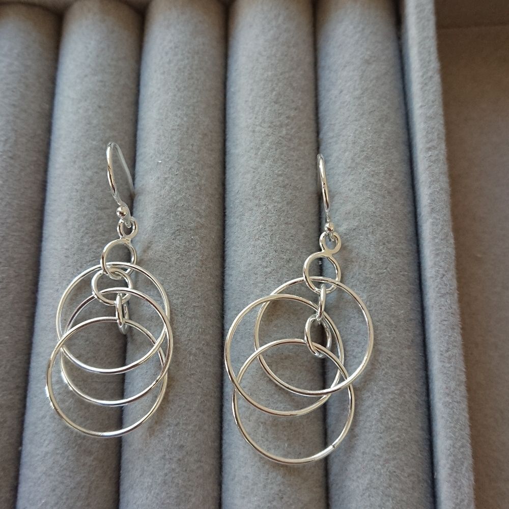Sterling Silver Floating Circle Earrings Interlocking Hoop Earring